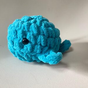 muñeco de delfín bebé